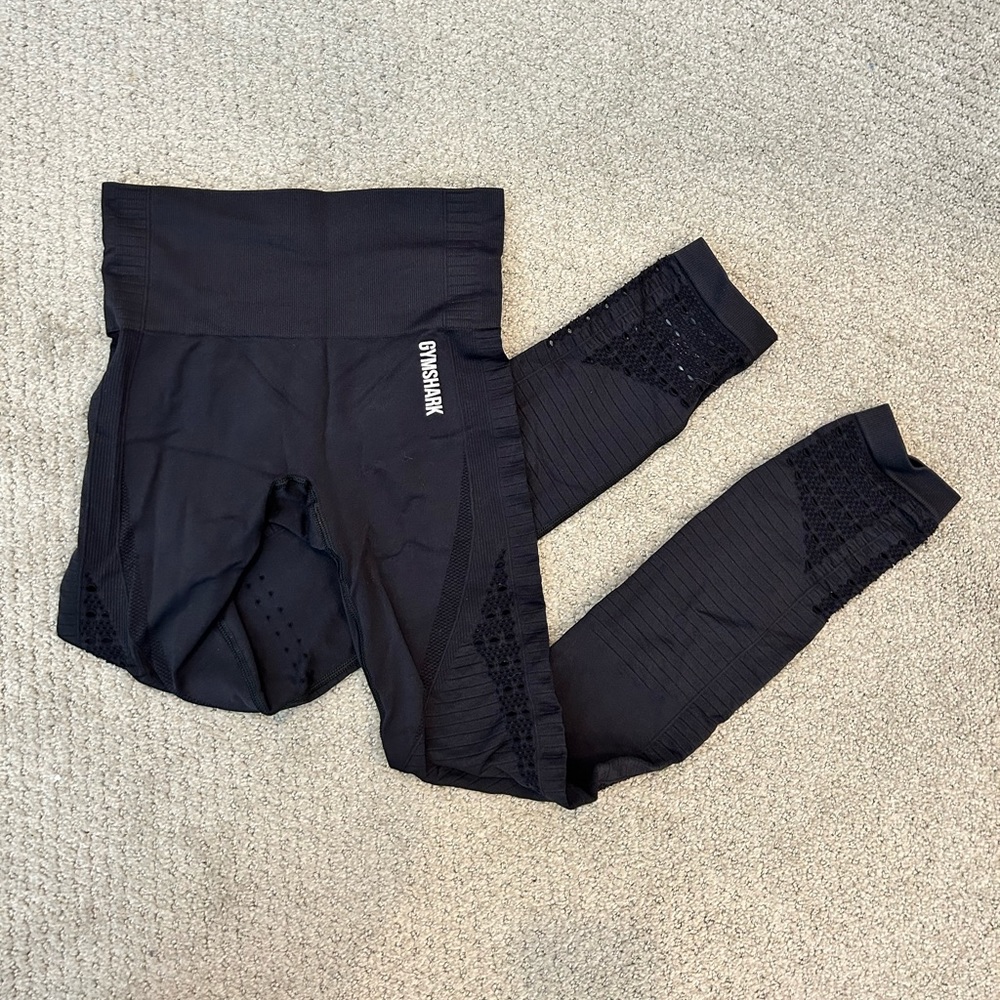 HERS - Gym Shark leggings (great condition!)
